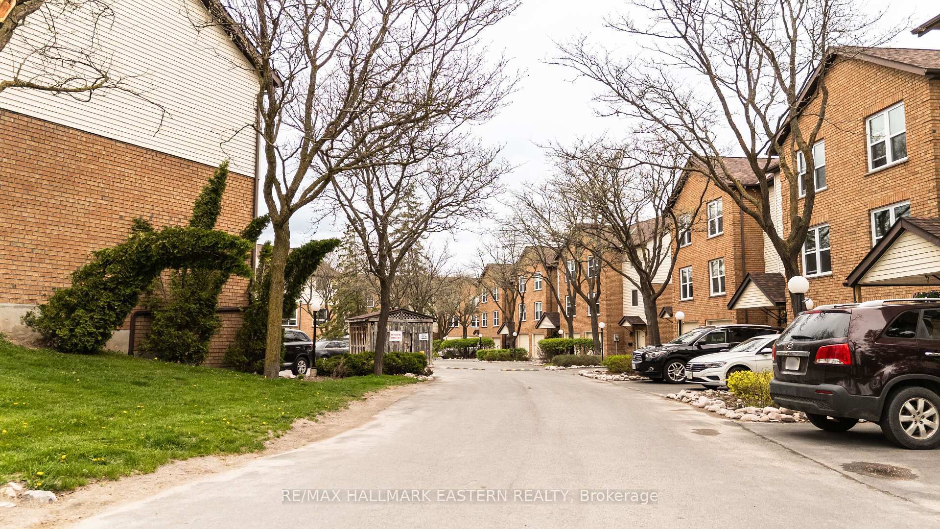 Property Photo: 2650 Marsdale Drive 602 ON K9L 1Y2