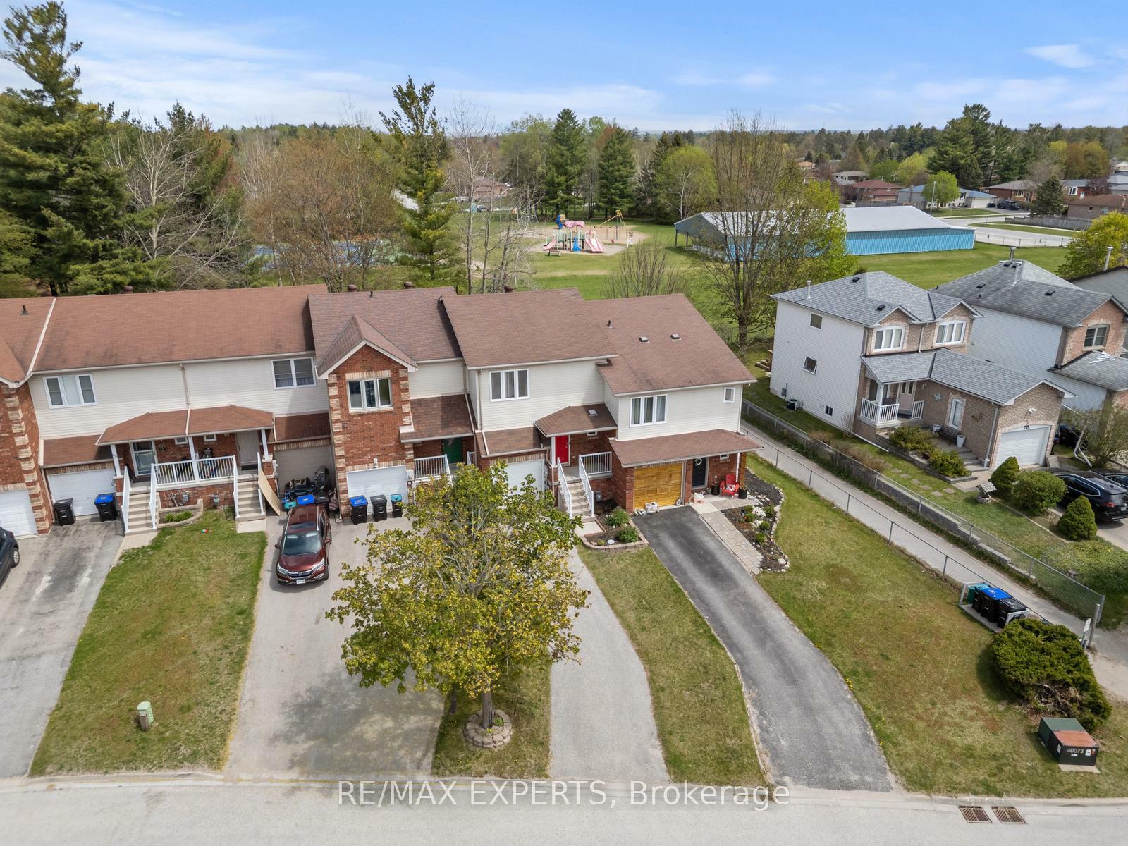 Property Photo: 89 Parkside Crescent ON L3W 0K9