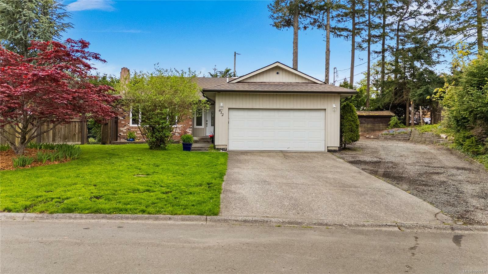 Property Photo: 612 Cormorant Pl BC V9W 6A6