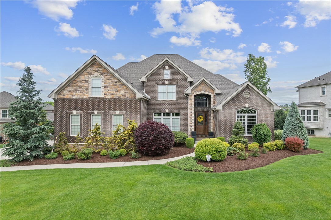 Property Photo: 347 Buckingham Dr PA 15367