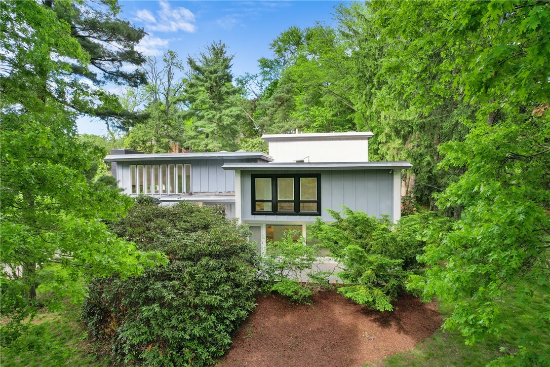 Property Photo: 3413 Ridgewood Drive PA 15235