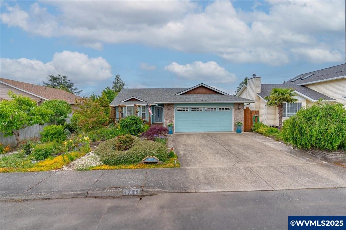 Property Photo:  4255 Great Plains Dr NE  OR 97305 