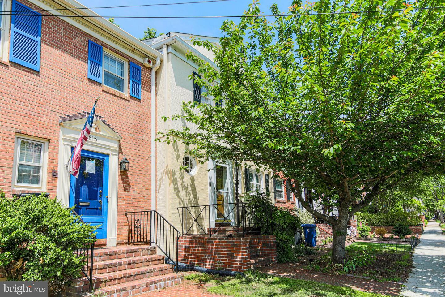 Property Photo: 813 S Fairfax Street VA 22314