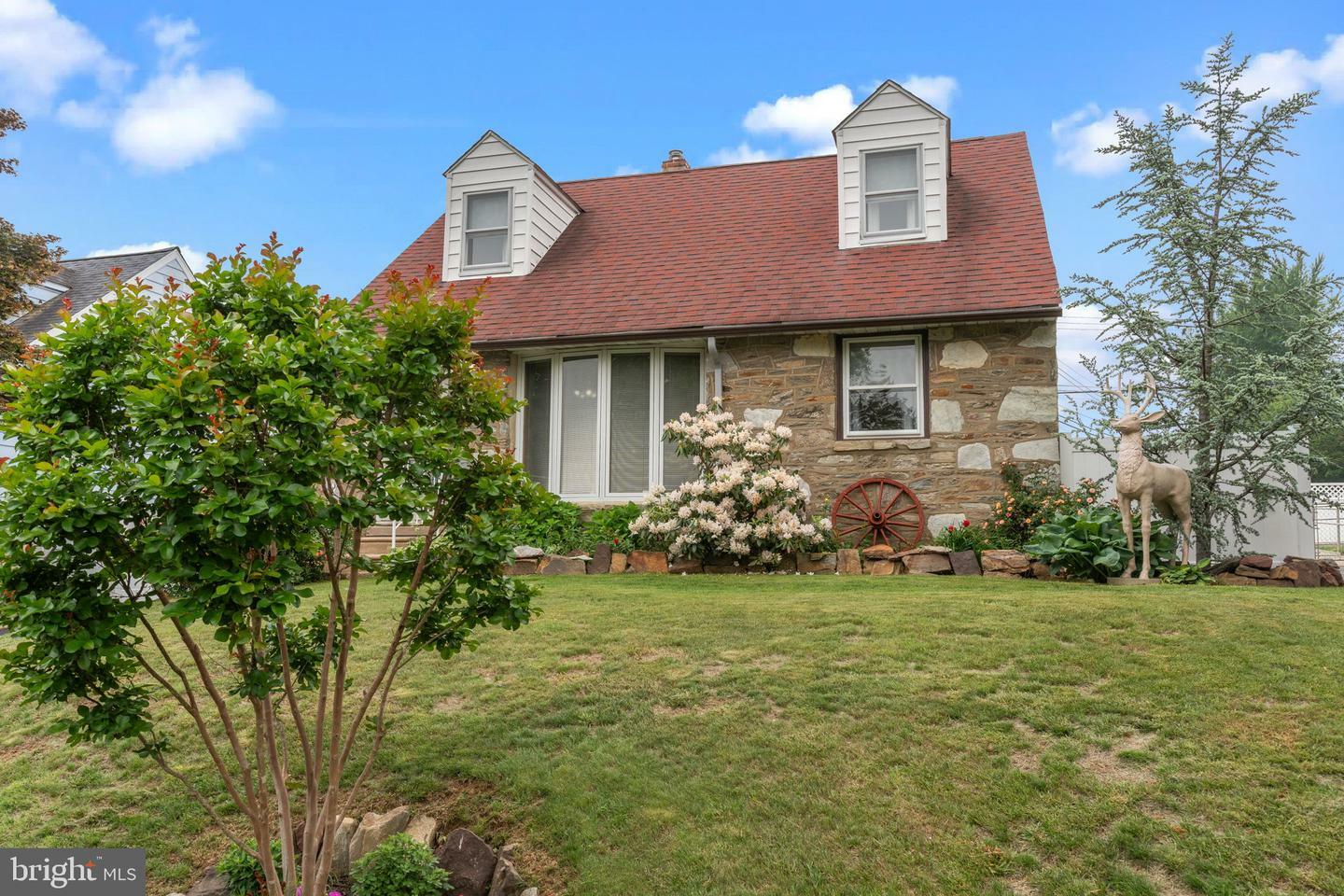 Property Photo:  3170 Weston Street  PA 19136 