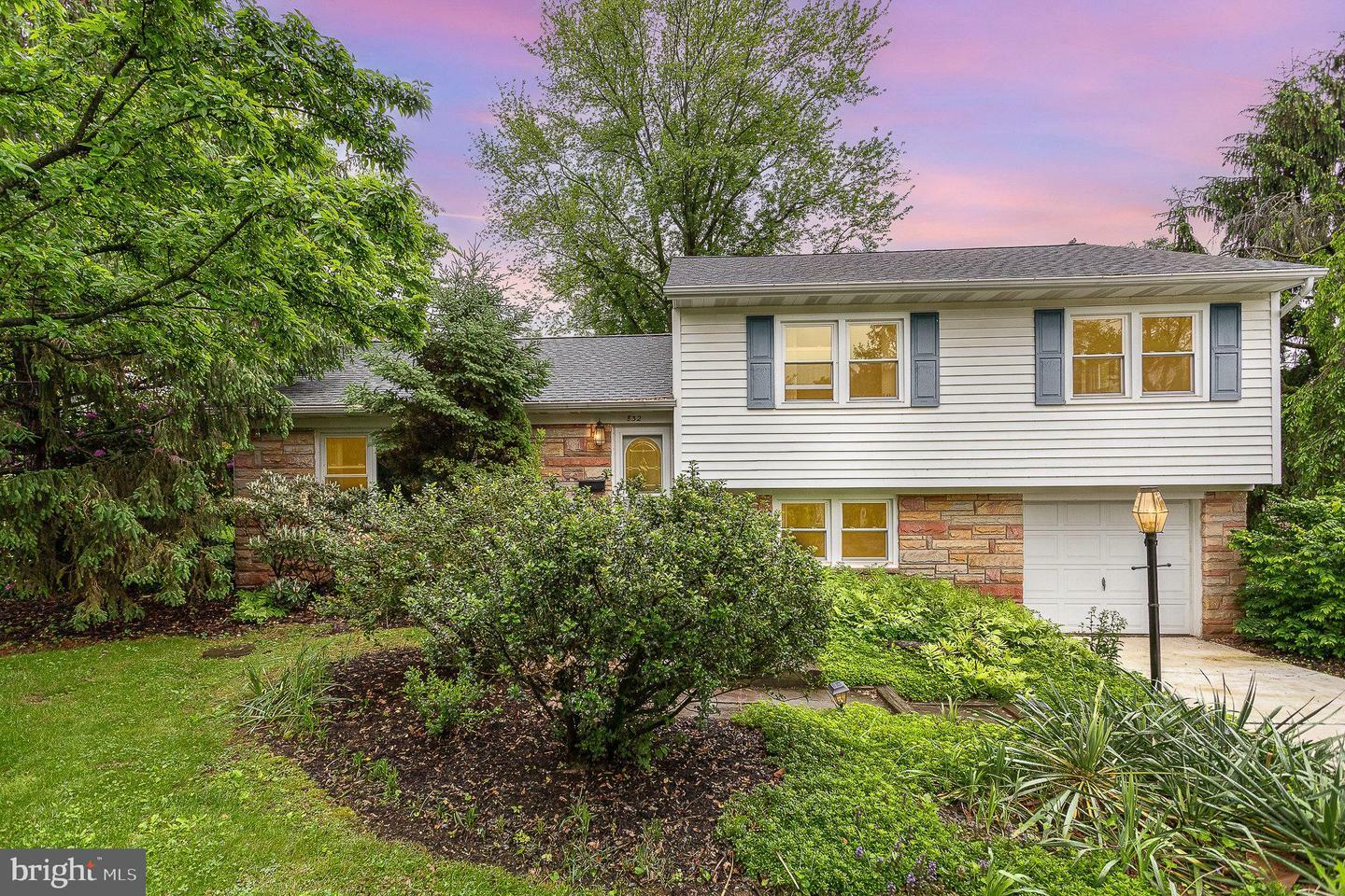 Property Photo:  832 Yverdon Drive  PA 17011 