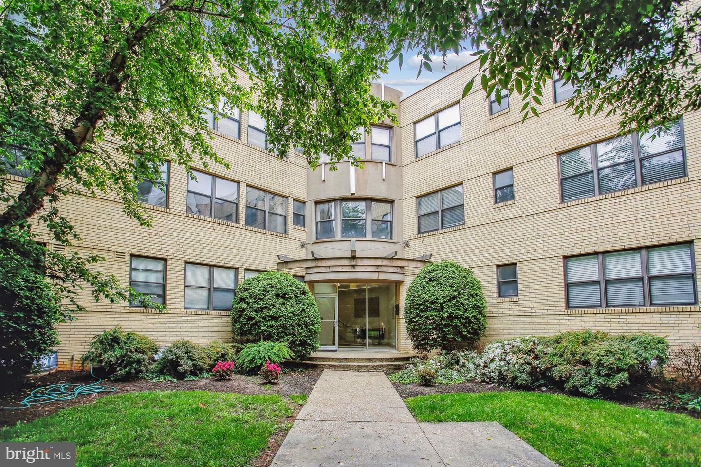 Property Photo: 212 Oakwood Street SE 211 DC 20032