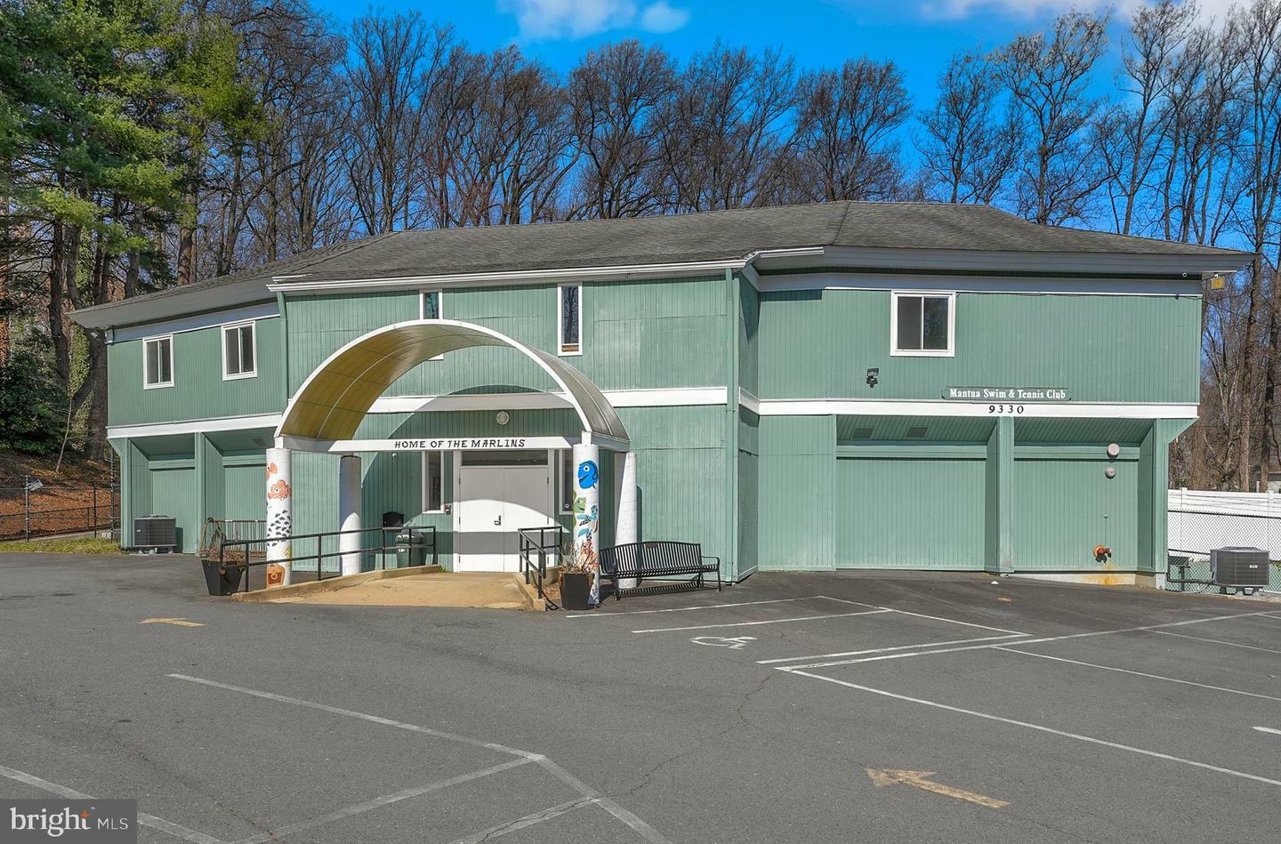 Property Photo: 3309 Parkside Terrace VA 22031