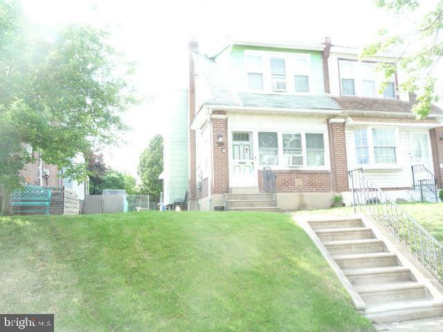 Property Photo: 7530 Lawndale Avenue PA 19111