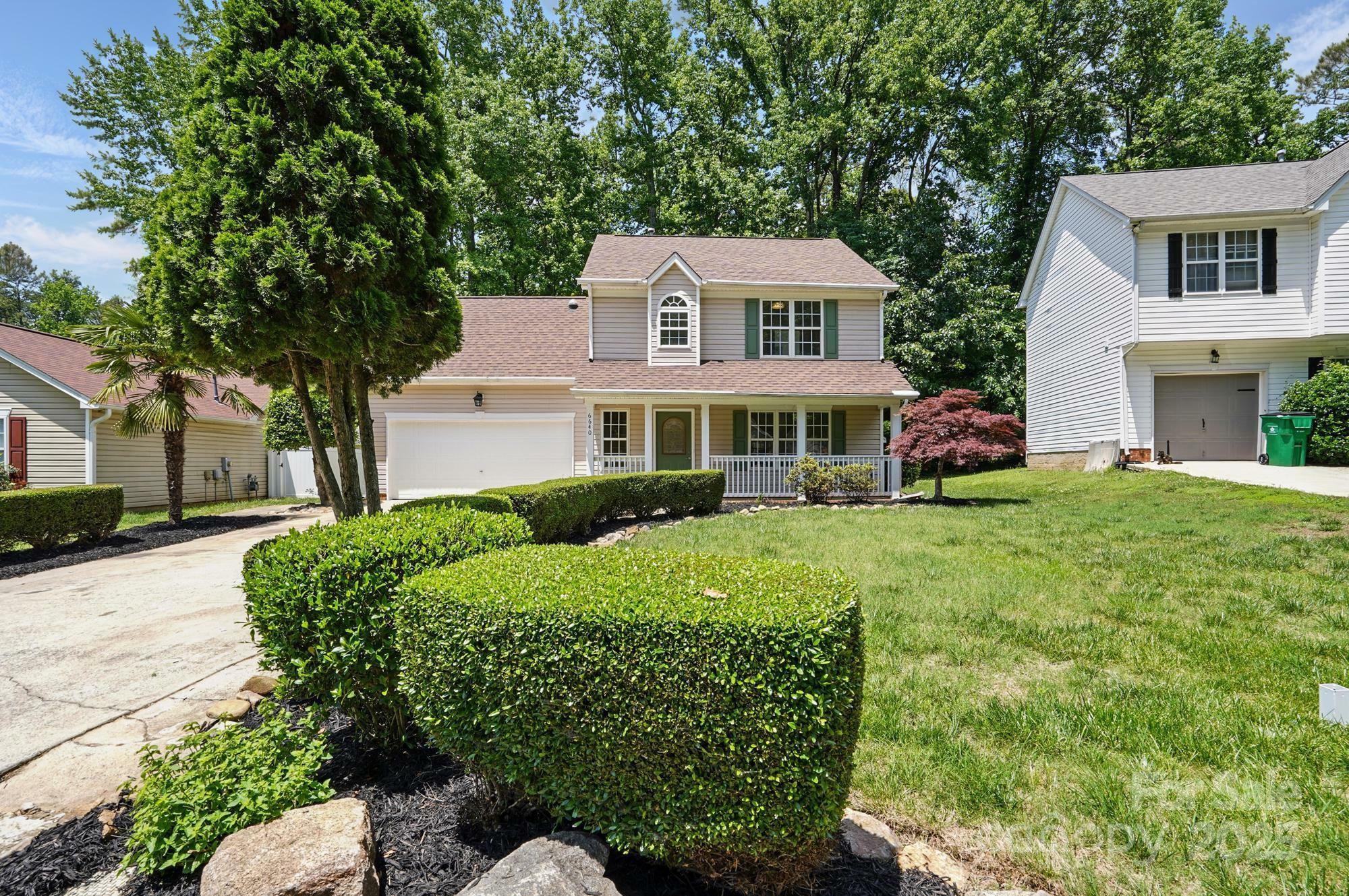 Property Photo: 6640 Autumn Gate Lane NC 28216