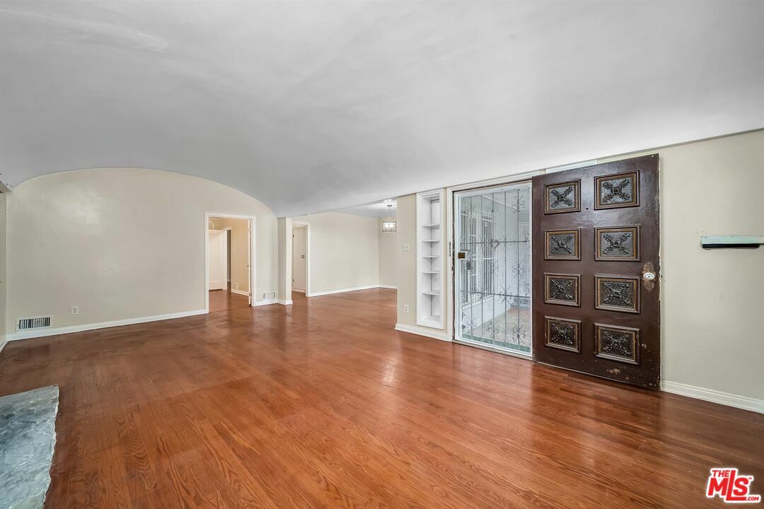 Property Photo: 359 S Highland Ave CA 90036