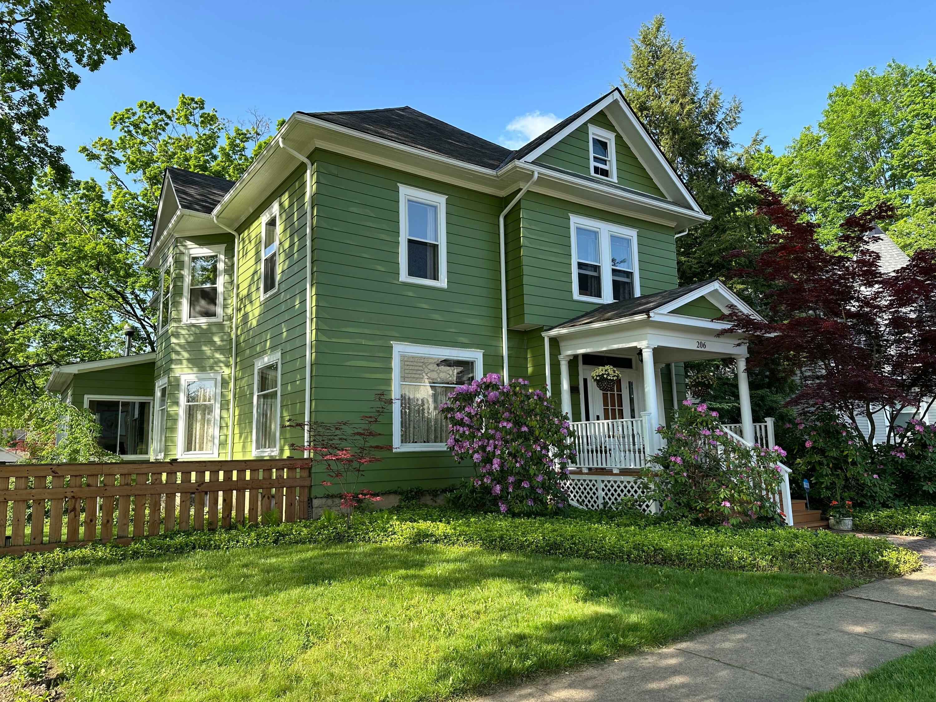 Property Photo: 206 E High Street OH 43050