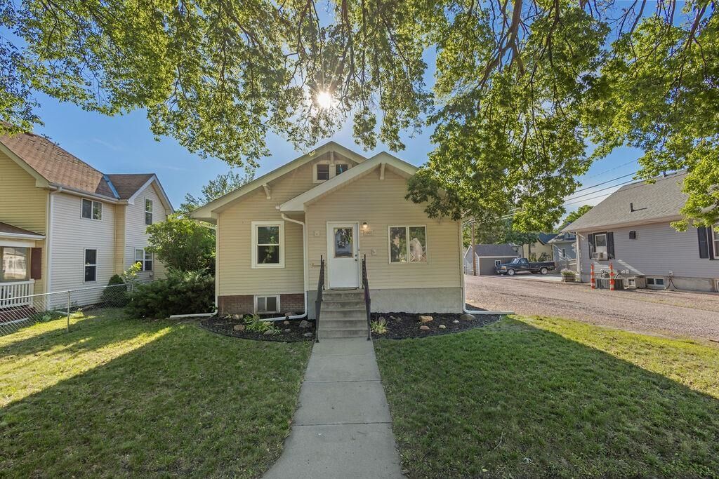 Property Photo: 1865 26th Avenue NE 68601