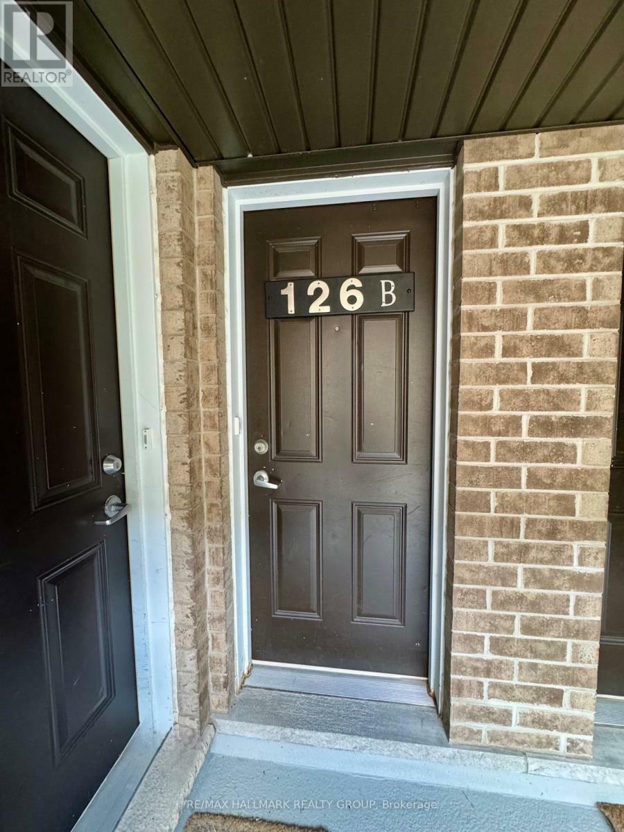 Photo de la propriété: 126B Lindenshade Drive ON K2J 5R5