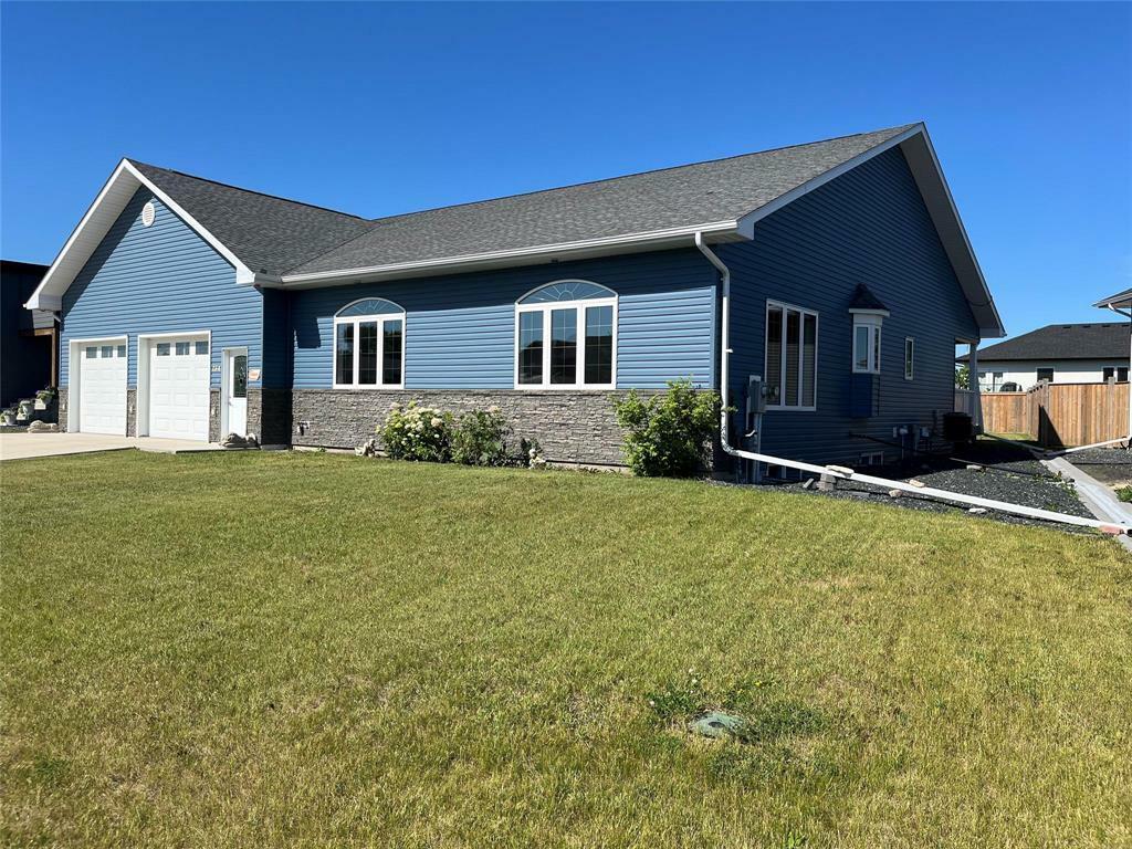 Property Photo: 154 Willow Drive MB R0G 1K0