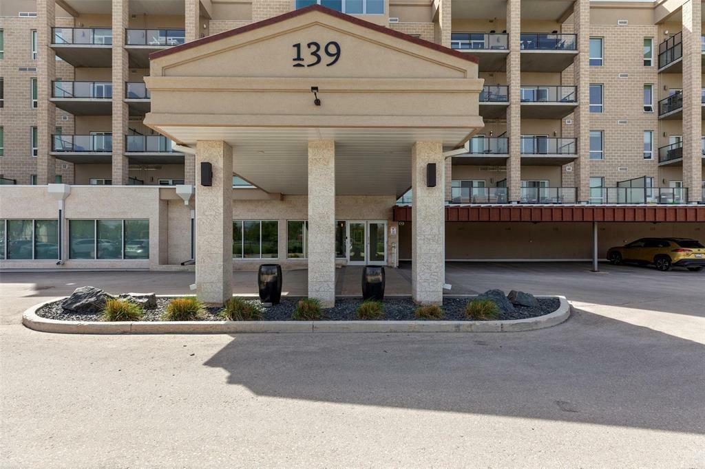 139 Tuxedo Avenue  Winnipeg MB R3N 0H6 photo