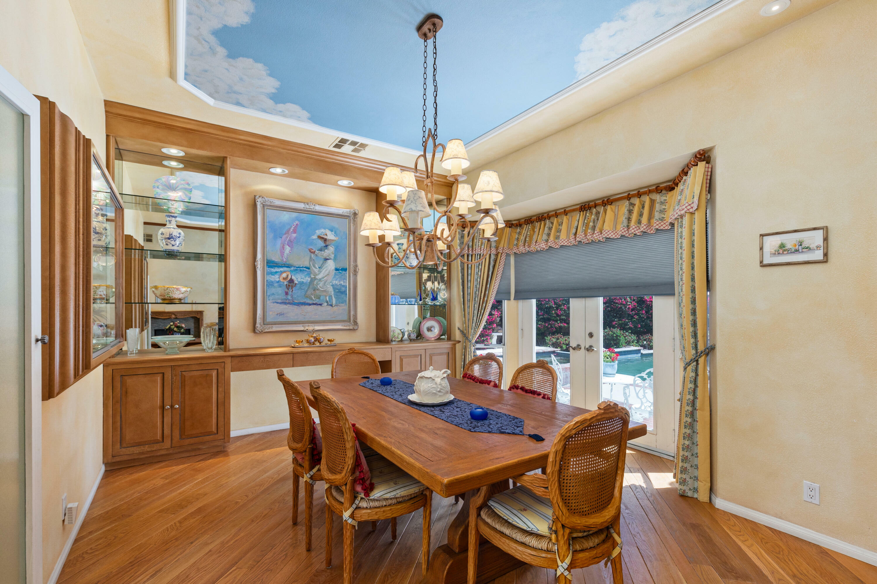 Property Photo: 32 Colonial Drive CA 92270