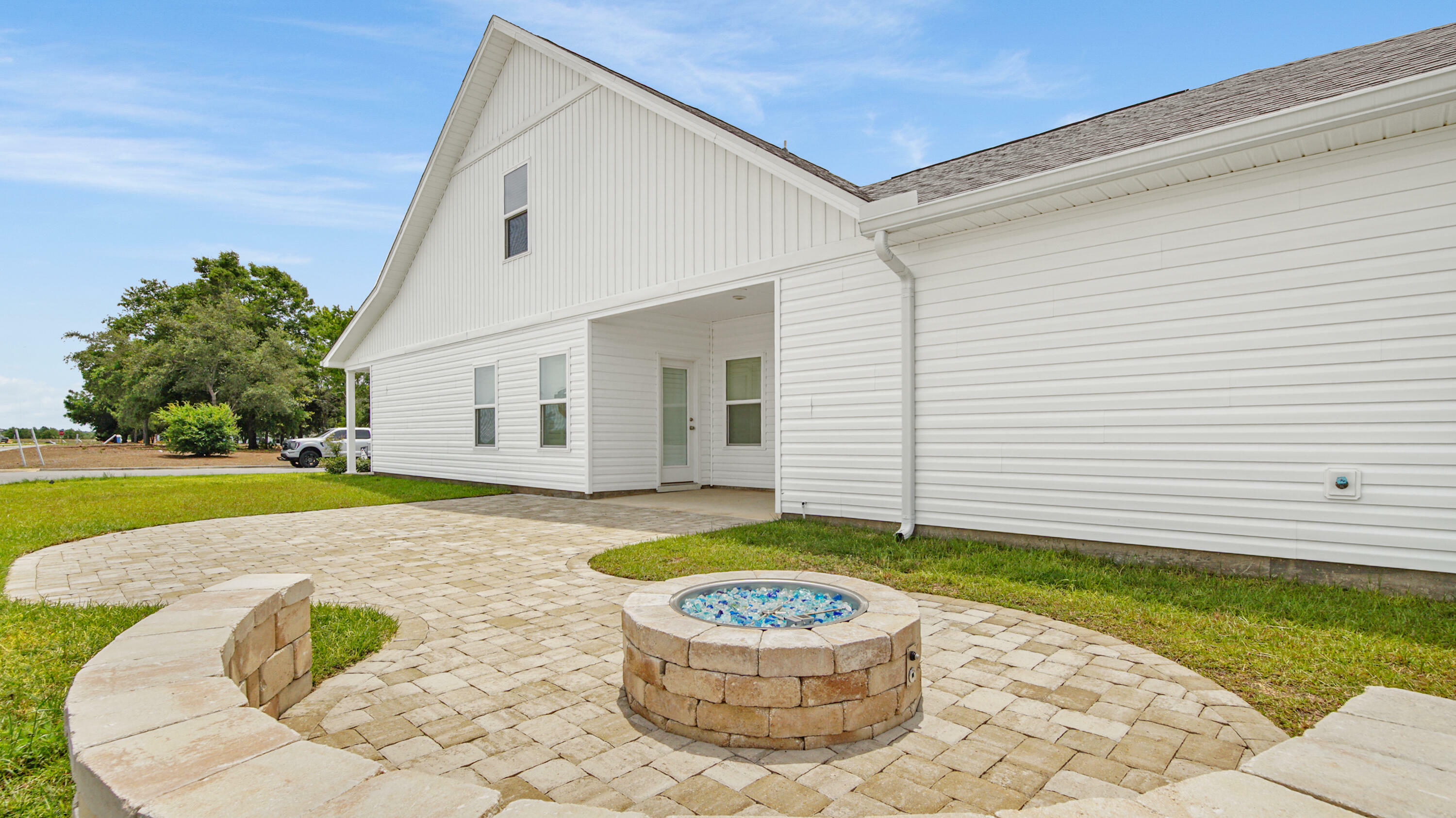 Property Photo: 247 Stagerbush Street FL 32439