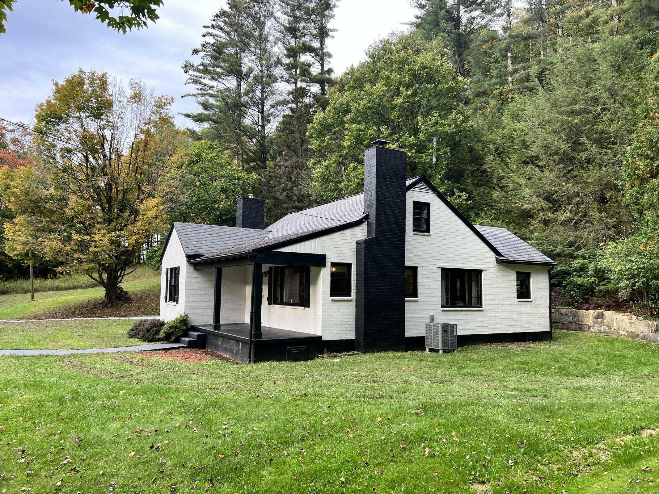 Property Photo: 5705 Leivasy Rd WV 26676