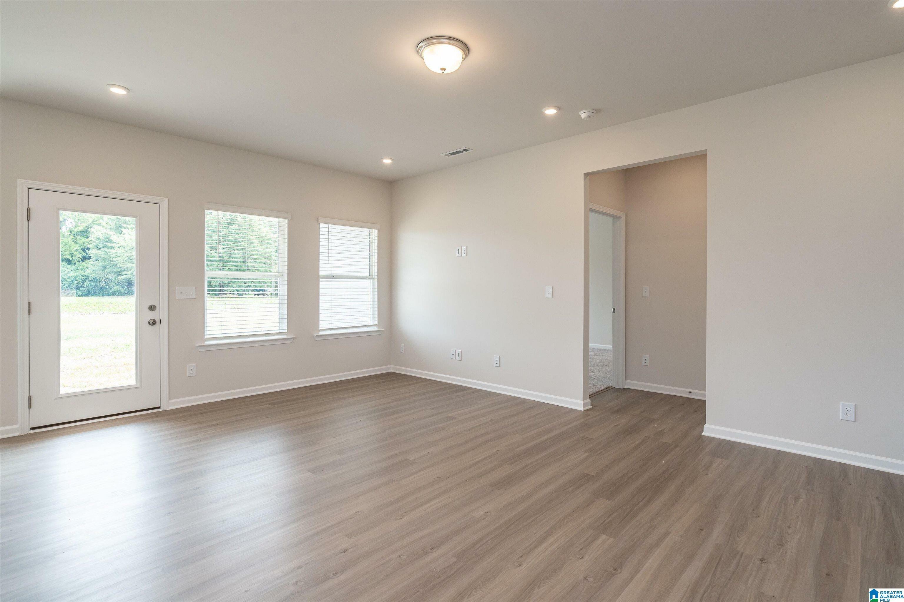 Property Photo: 5524 Headwinds Lane AL 35022