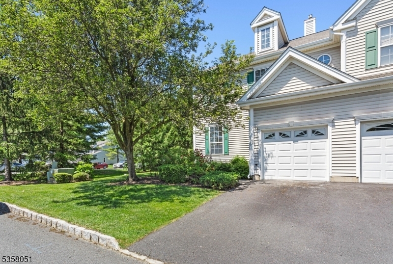 52 Straton Ct  Sayreville Boro NJ 08859 photo