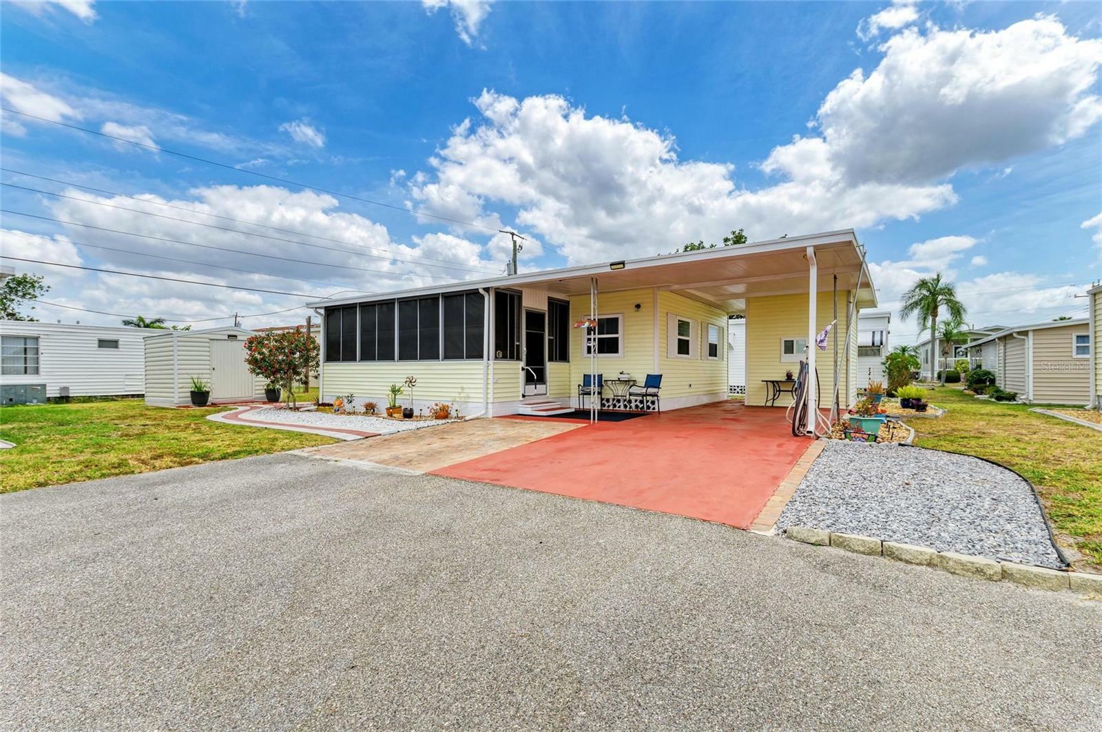 Property Photo: 5115 5th A Street E FL 34203