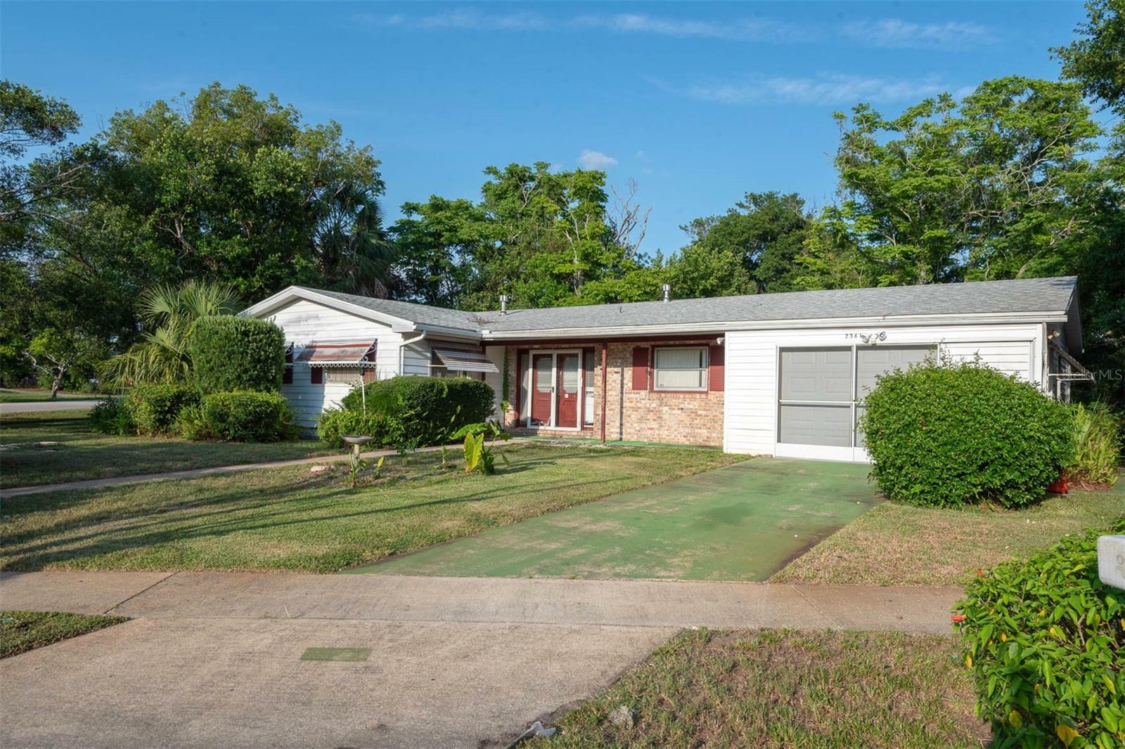 Property Photo: 2361 Kimberly Drive FL 32738
