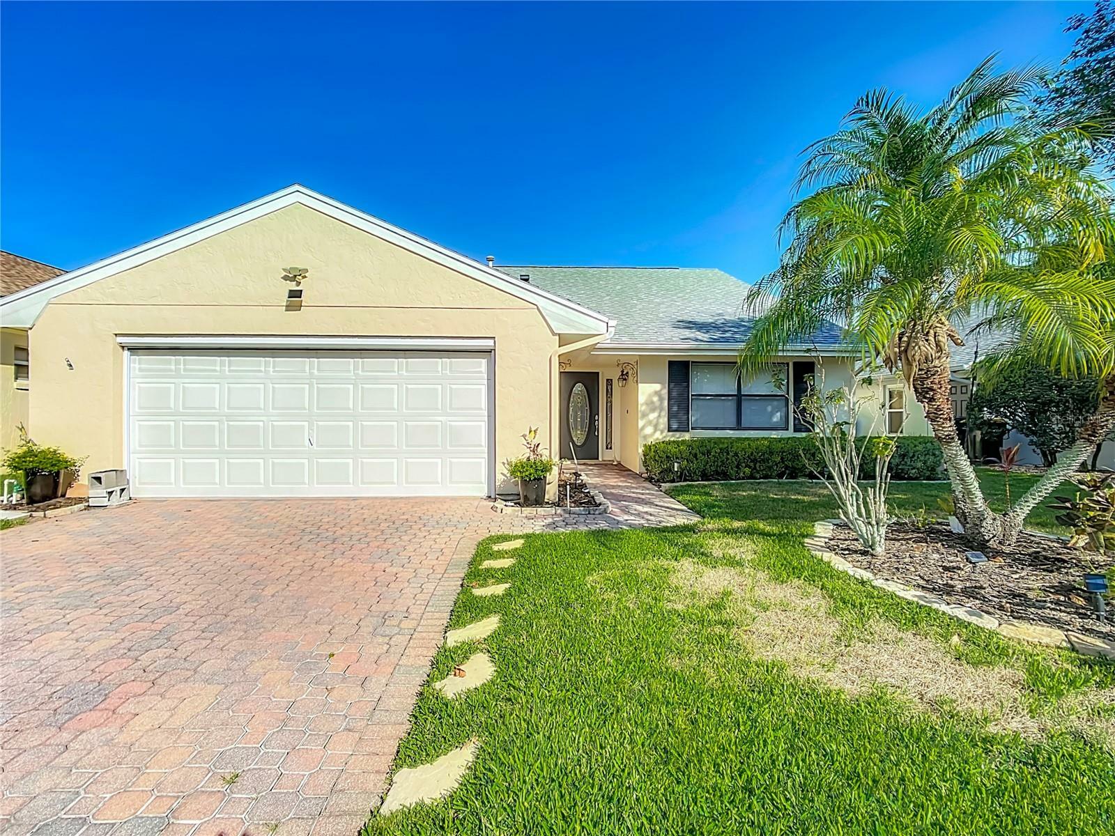 Property Photo: 560 Saint Andrews Road FL 33884