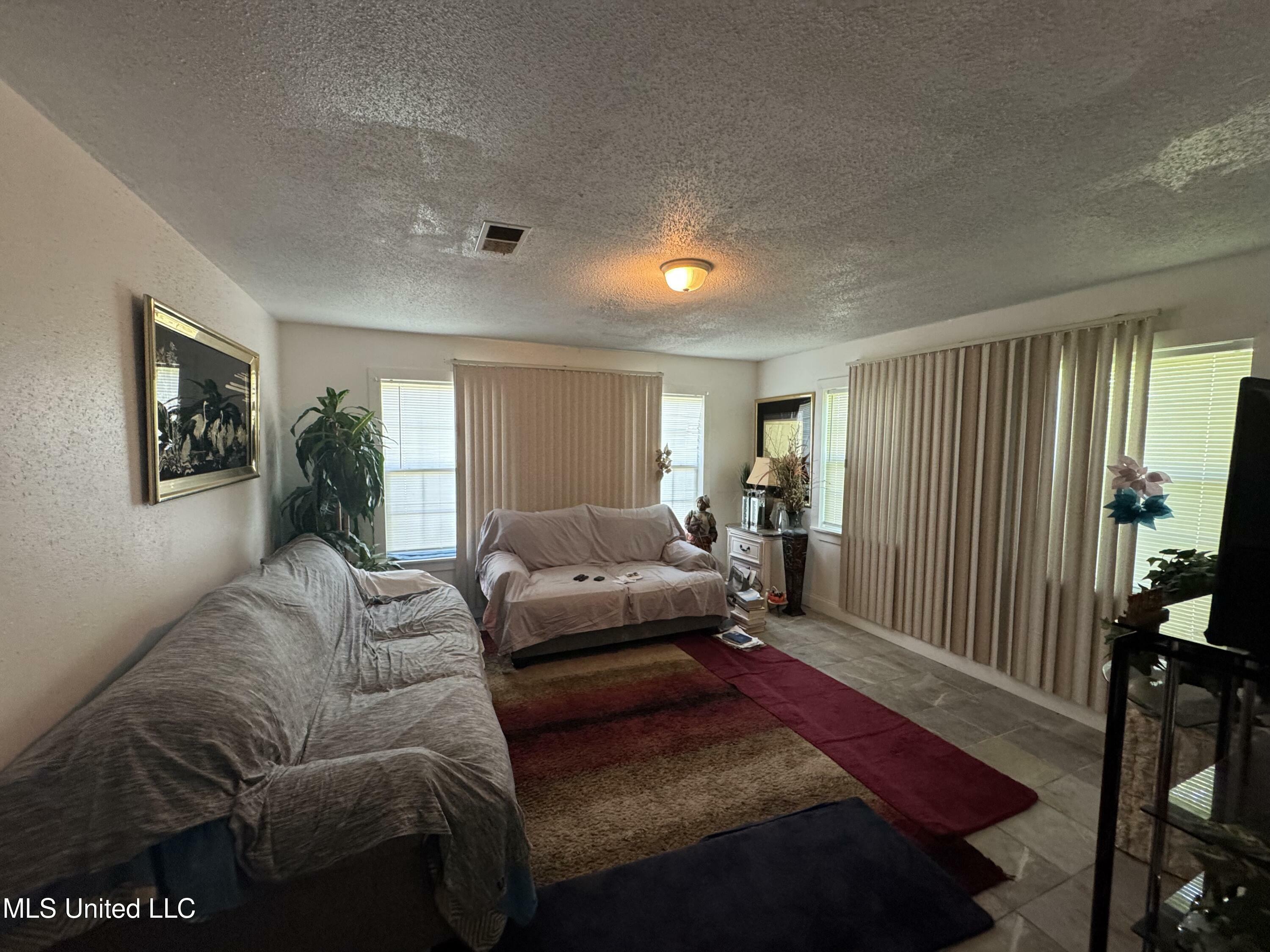 Property Photo: 2730 E Angela Circle MS 39503