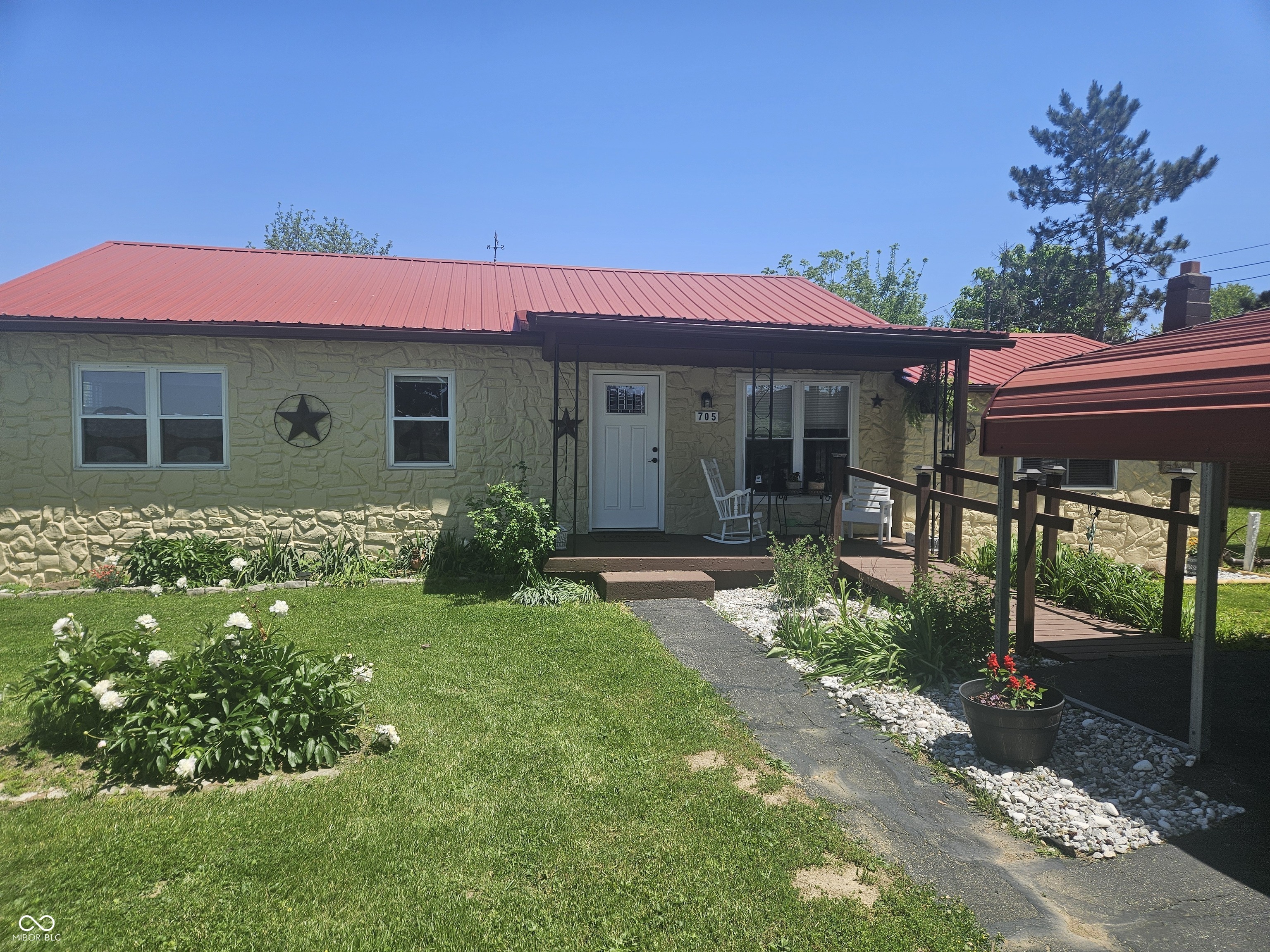 Property Photo: 705 S 450 E IN 46131