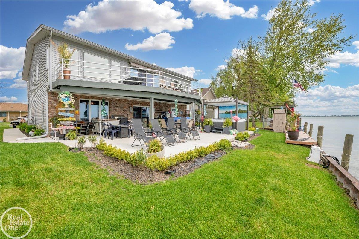 Property Photo: 7860 Belle Brae Drive MI 48023