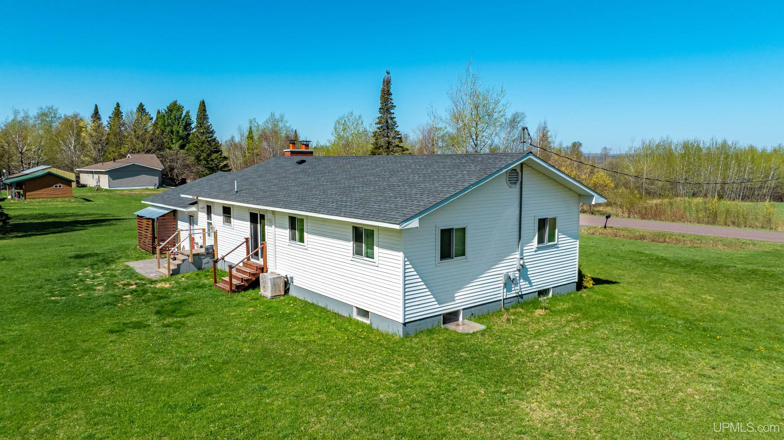 Property Photo:  41085 N Entry Road  MI 49916 