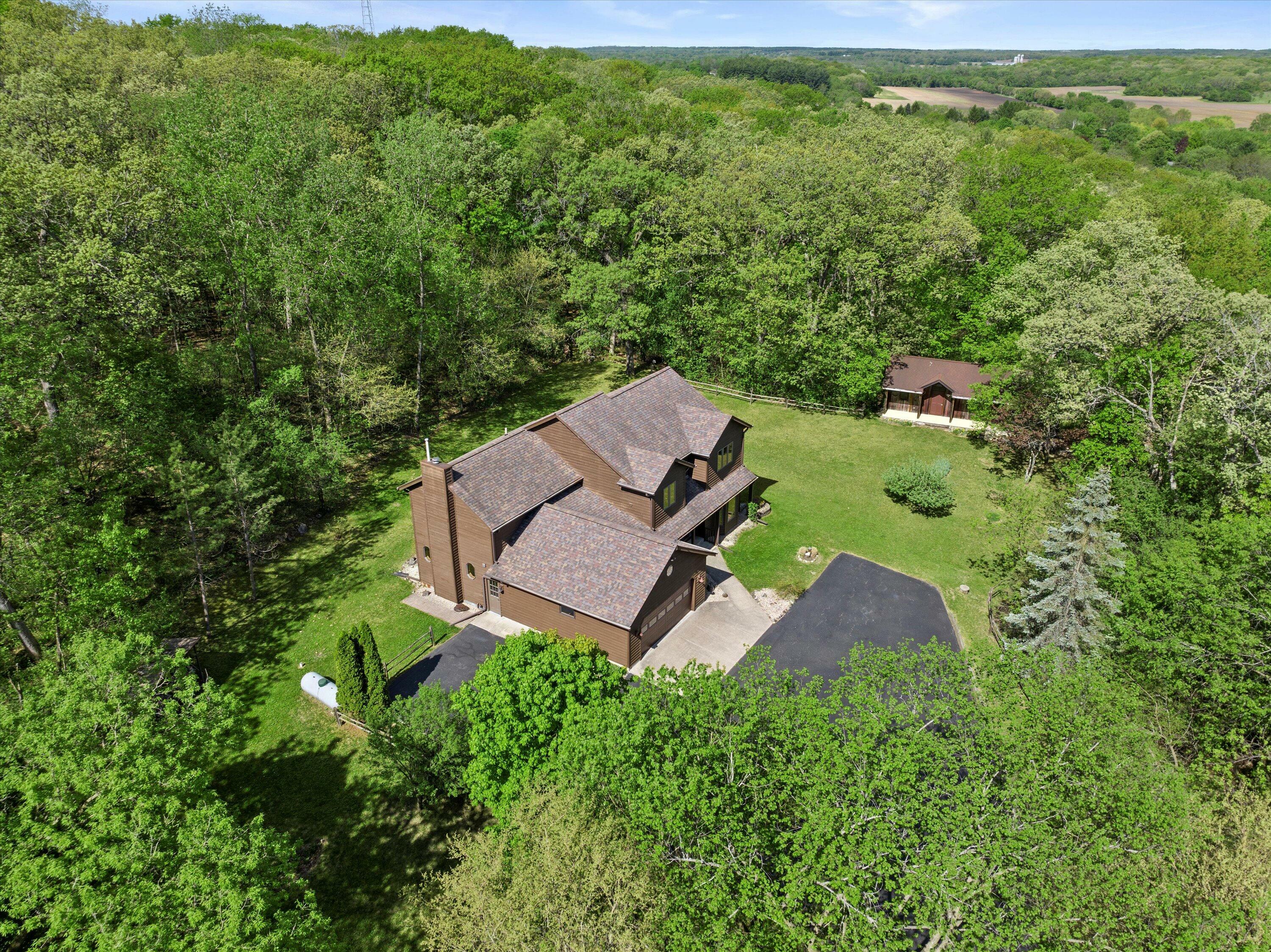Property Photo: W325s6995 Squire Ln WI 53149