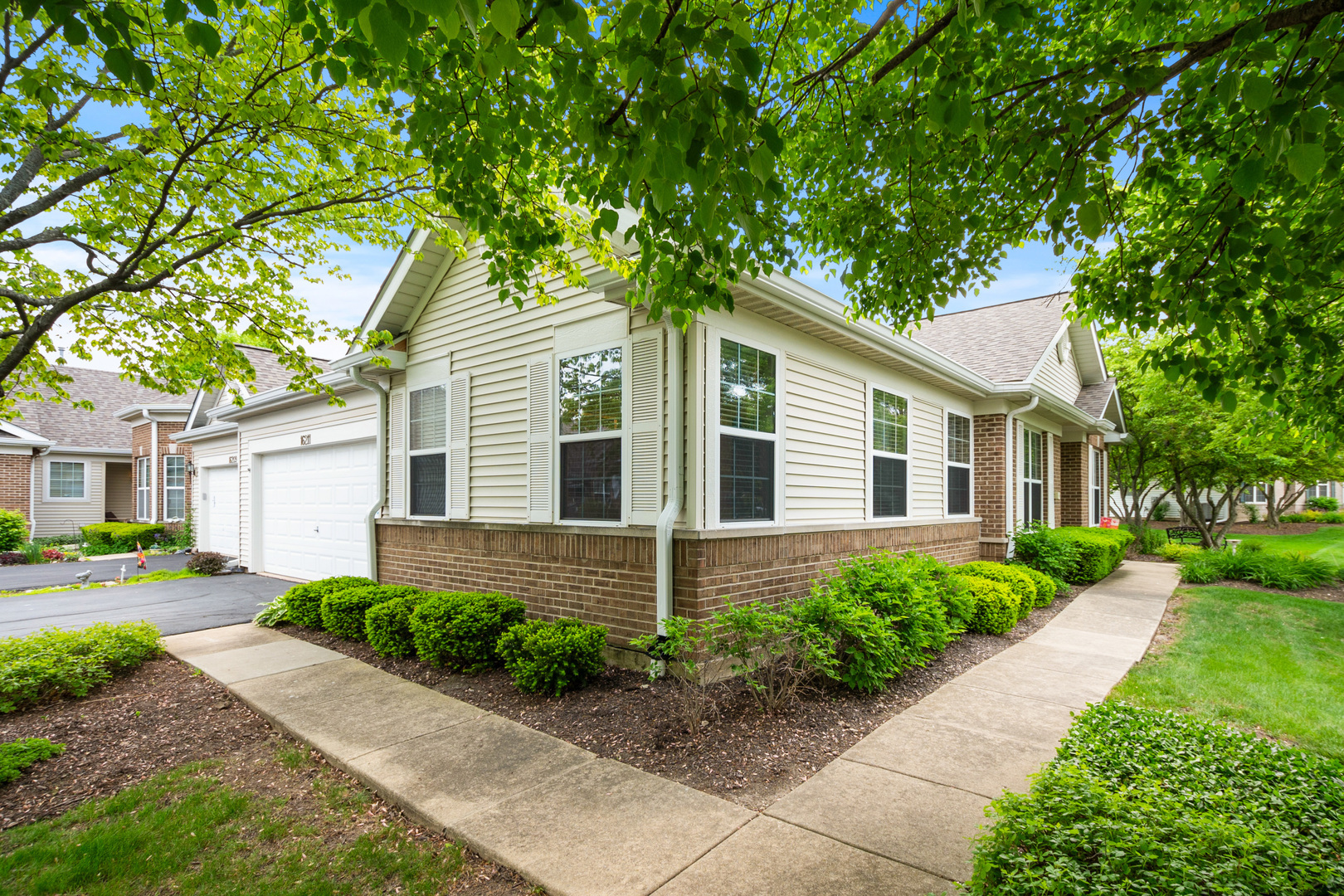 Property Photo: 16211 Powderhorn Lake Way IL 60403