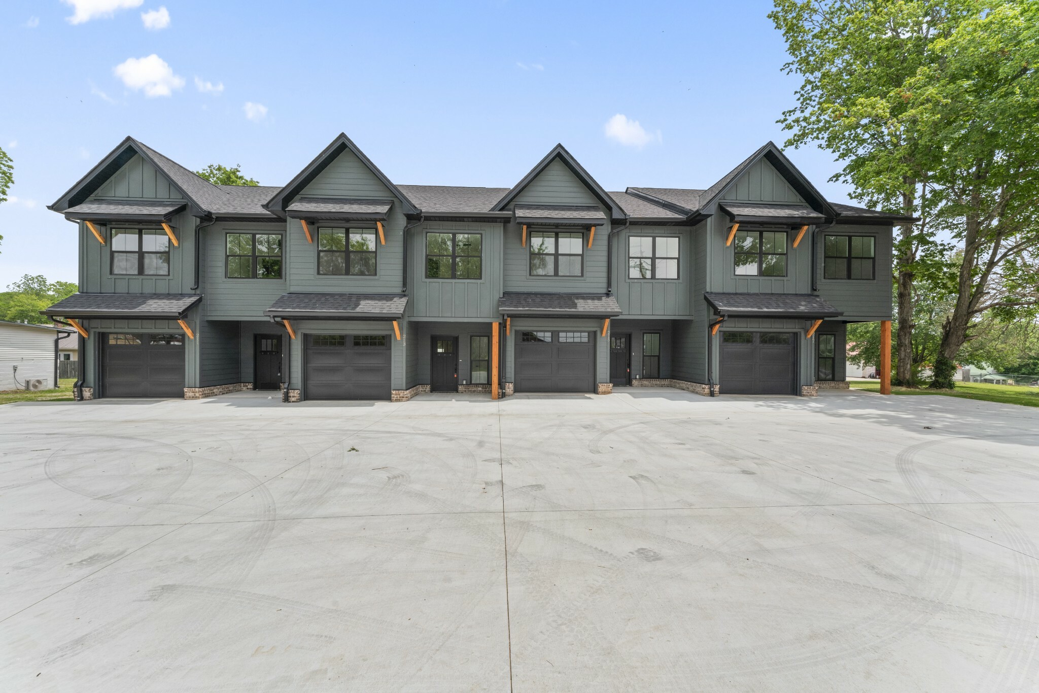 Property Photo: 215 S Porter St 215 TN 37398