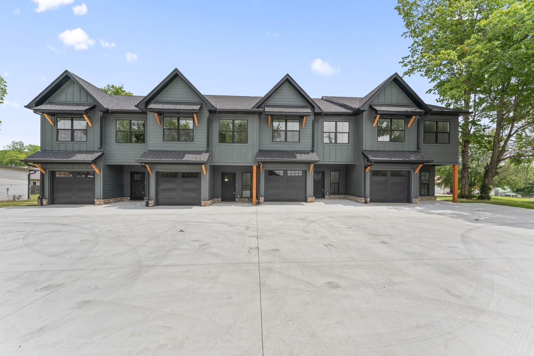 Property Photo: 215 S Porter St 215 TN 37398