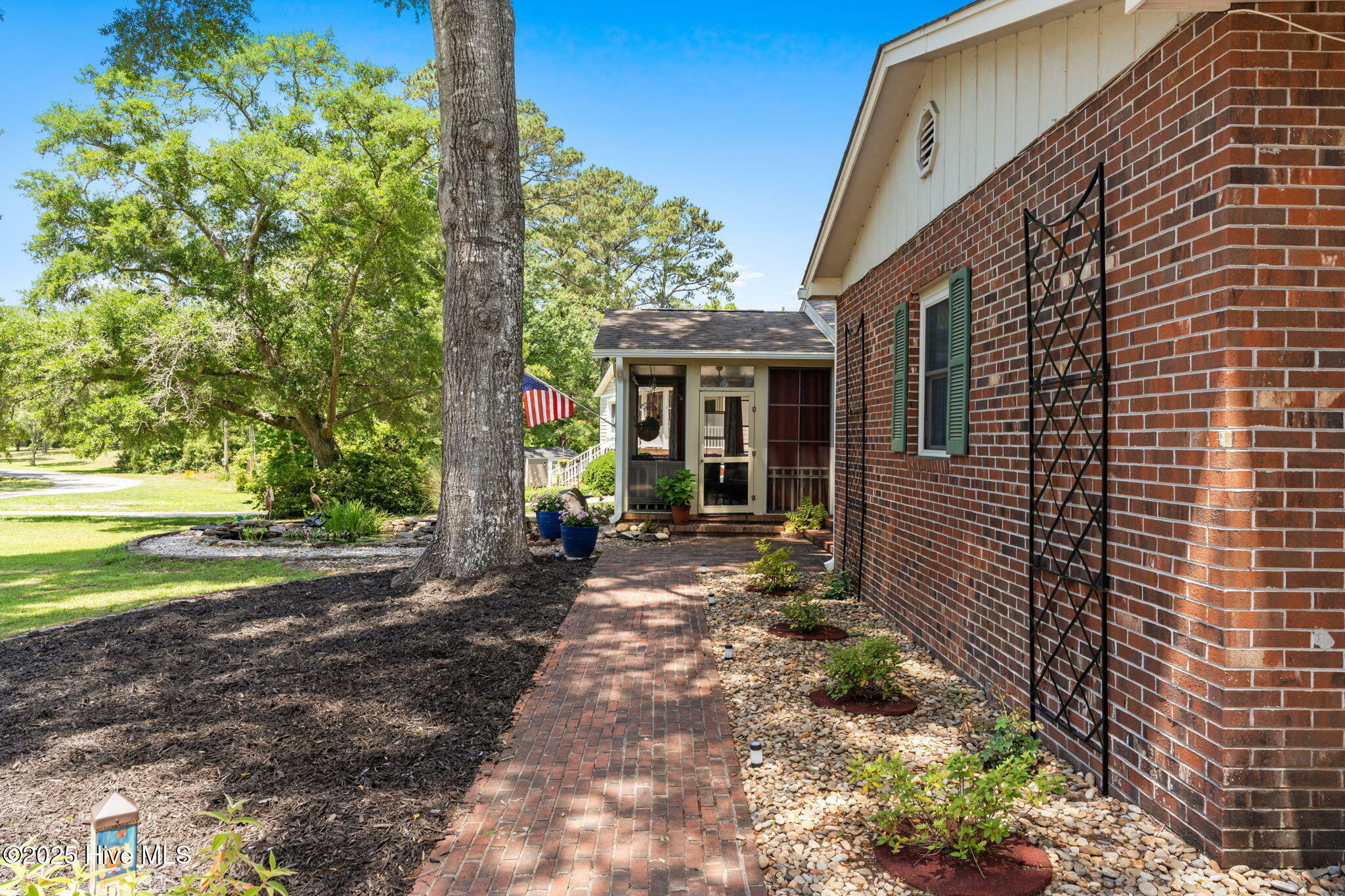 Property Photo: 212 Park Avenue Ext NC 28461