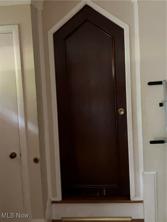 Property Photo:  1043 Allston Road  OH 44121 