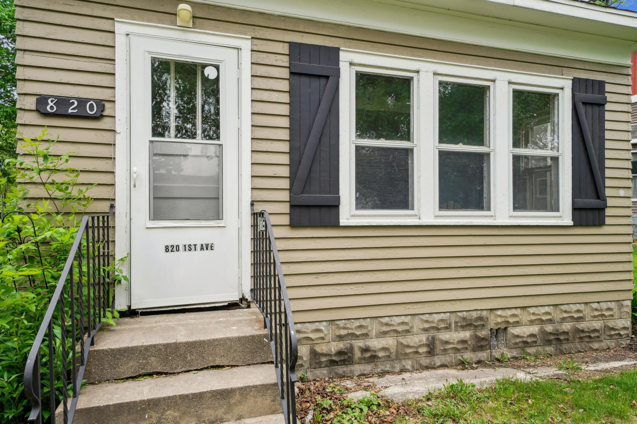 Property Photo: 820 1st Avenue MN 55335