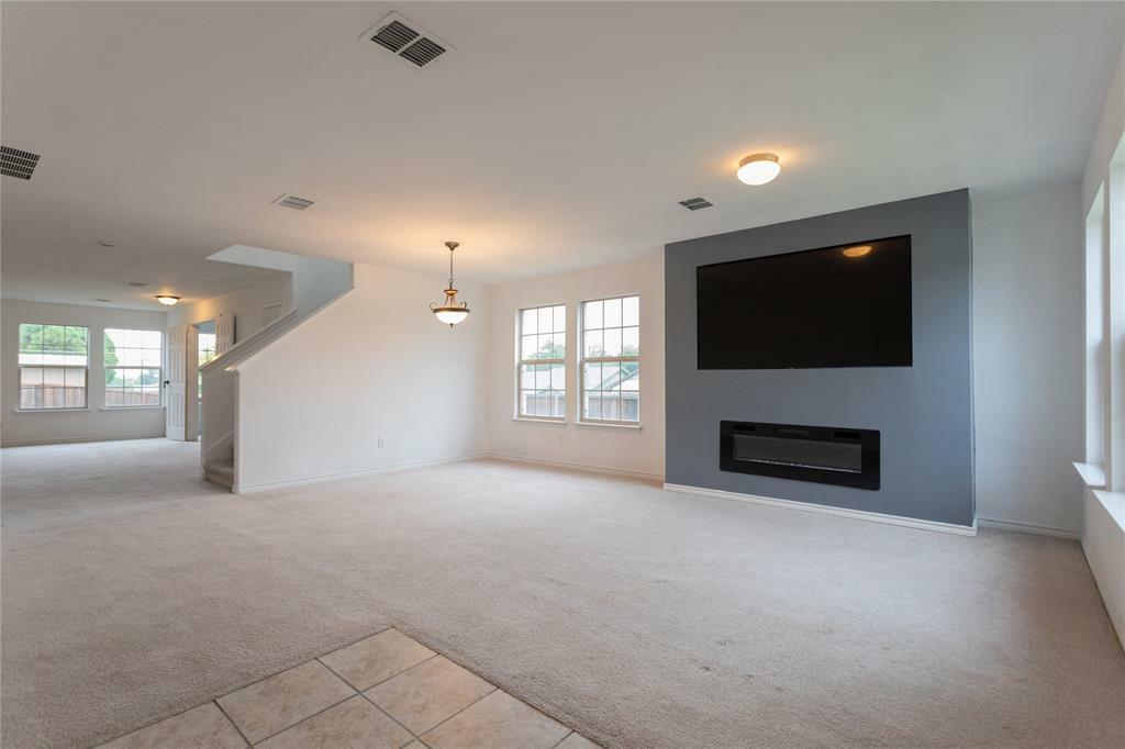 Property Photo: 1300 Wind Star Way TX 76108