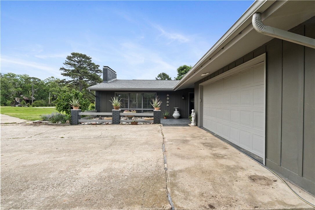 Property Photo: 15361 W Highway 62 AR 72632