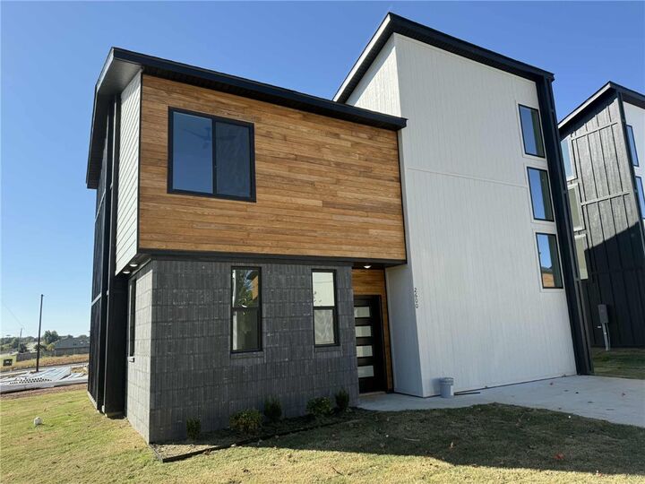 Property Photo:  2600 W Bonnie Lane  AR 72758 