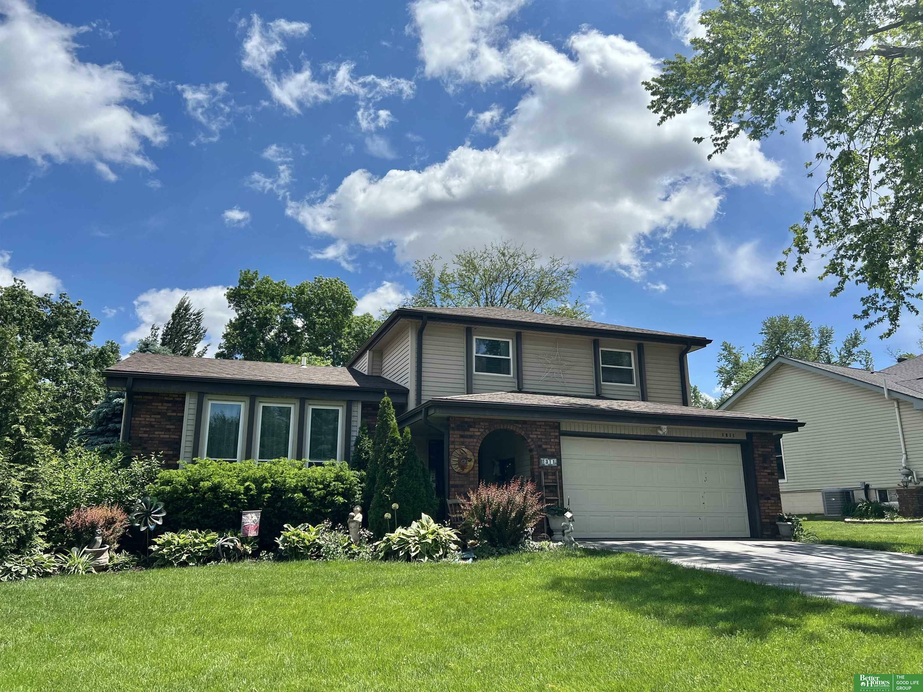 Property Photo: 1311 Greenwood Avenue NE 68133