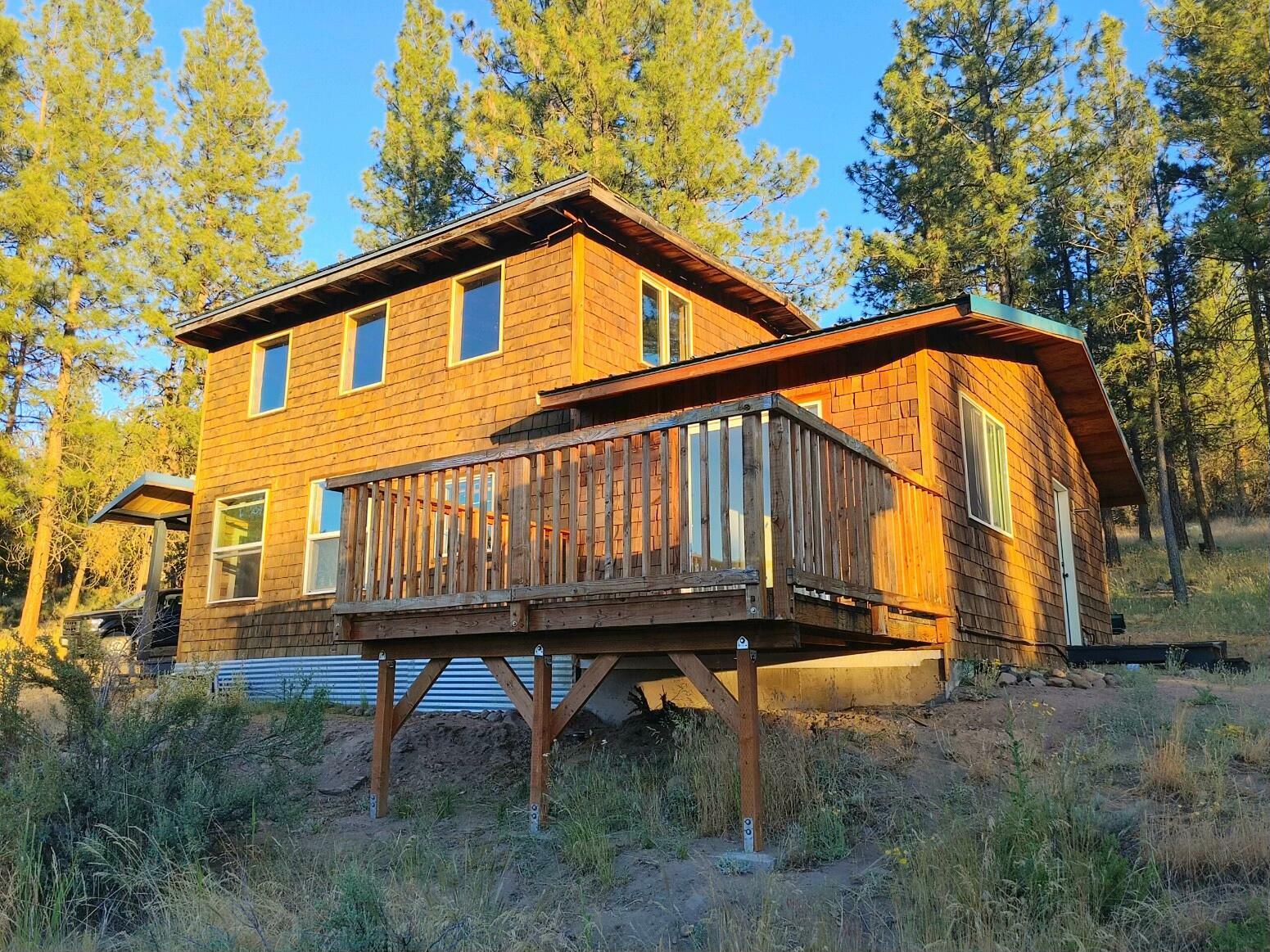 Property Photo: 49677 S Packsaddle Circle OR 97621