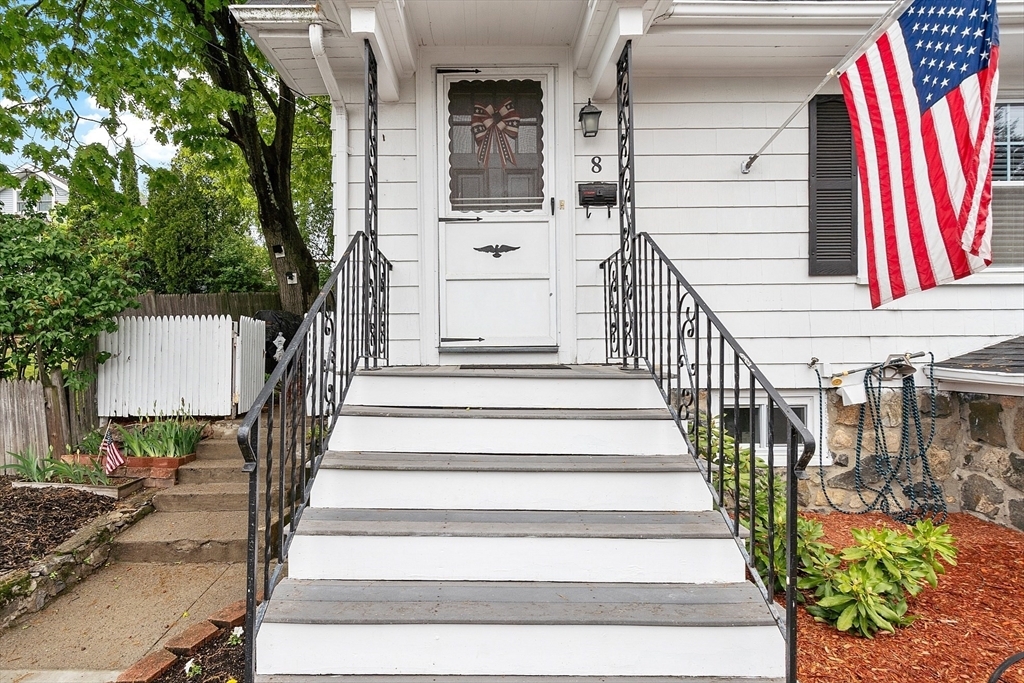 Property Photo:  8 Manning Rd  MA 01902 