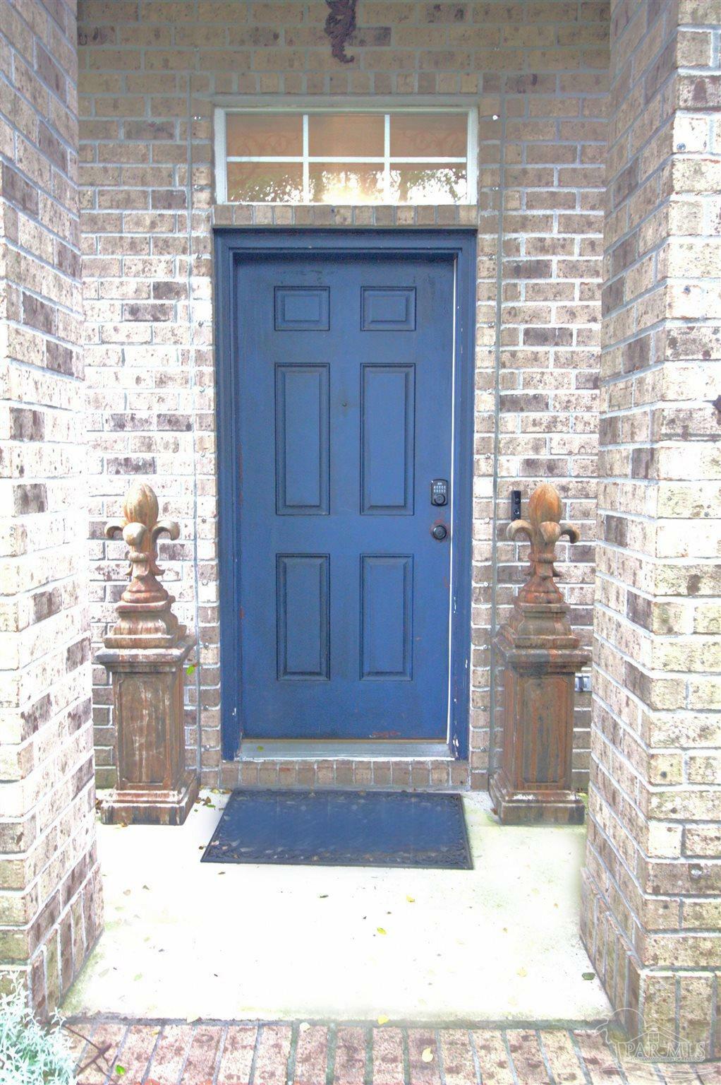 Property Photo: 5893 Chi Chi Cir FL 32570