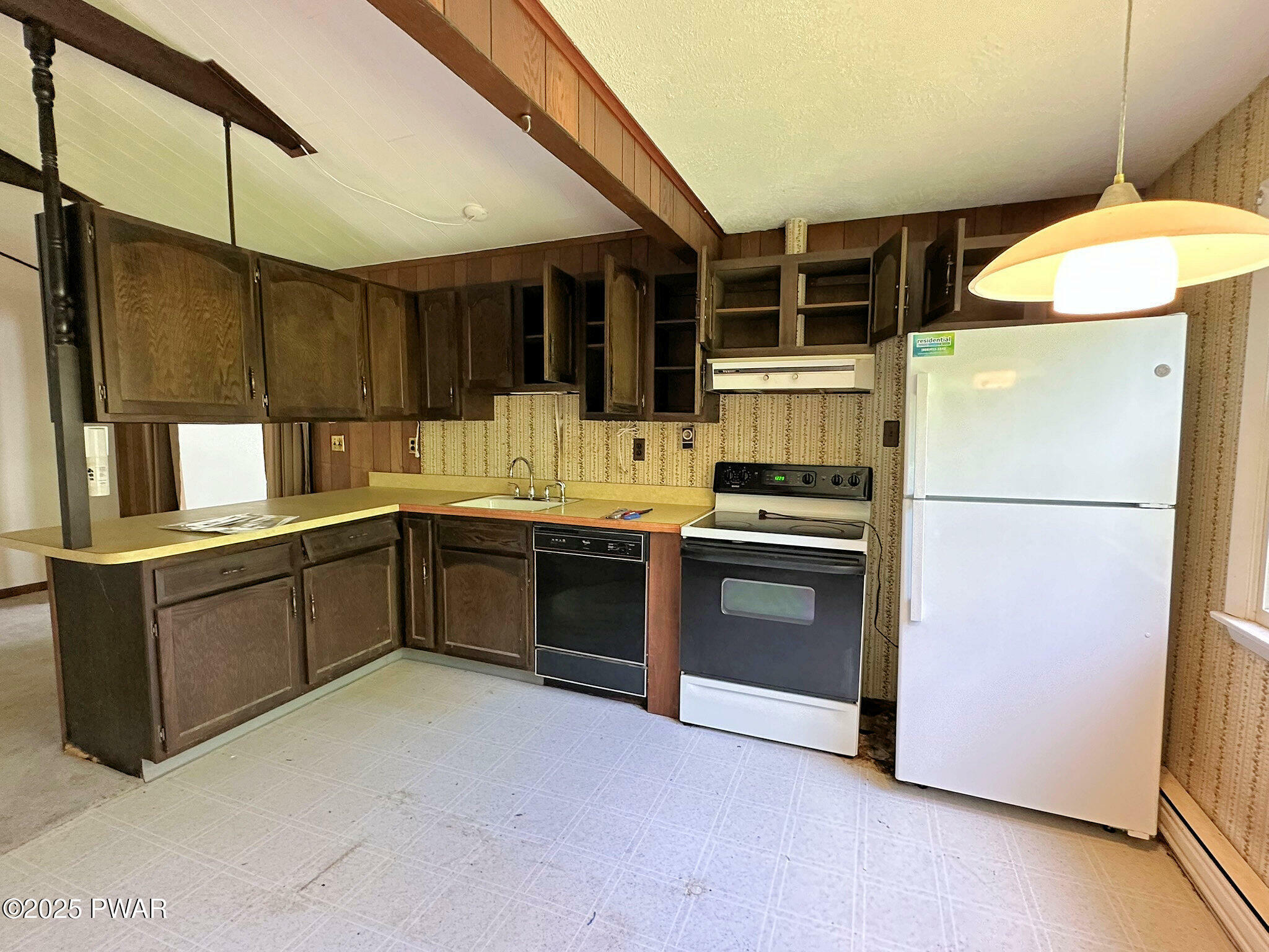 Property Photo: 106 Edgewater Drive PA 18328