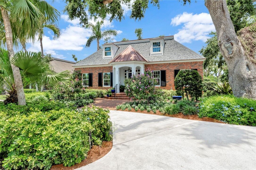 Property Photo: 645 Riomar Drive FL 32963