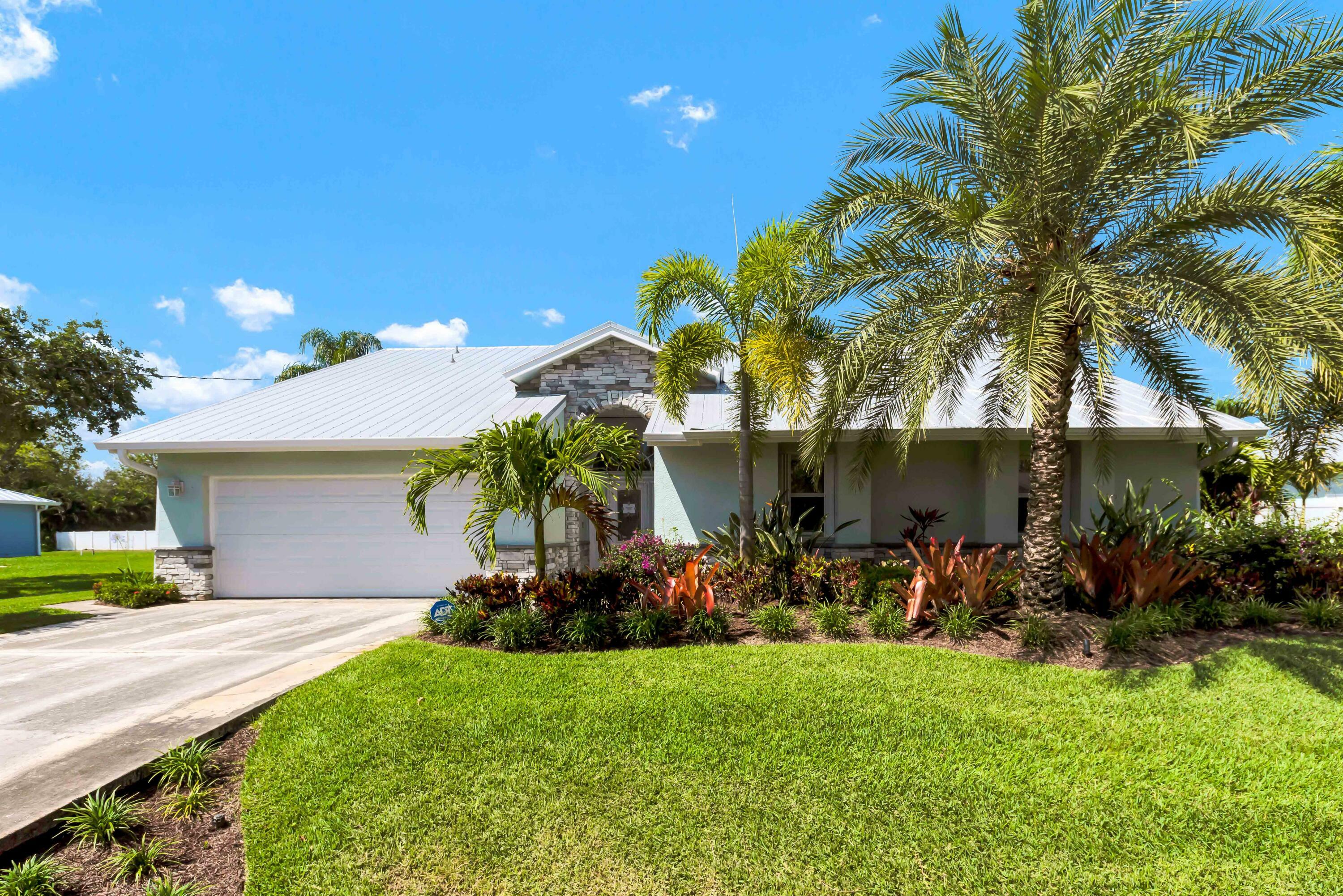 Property Photo: 1992 SW Aaron Lane FL 34953