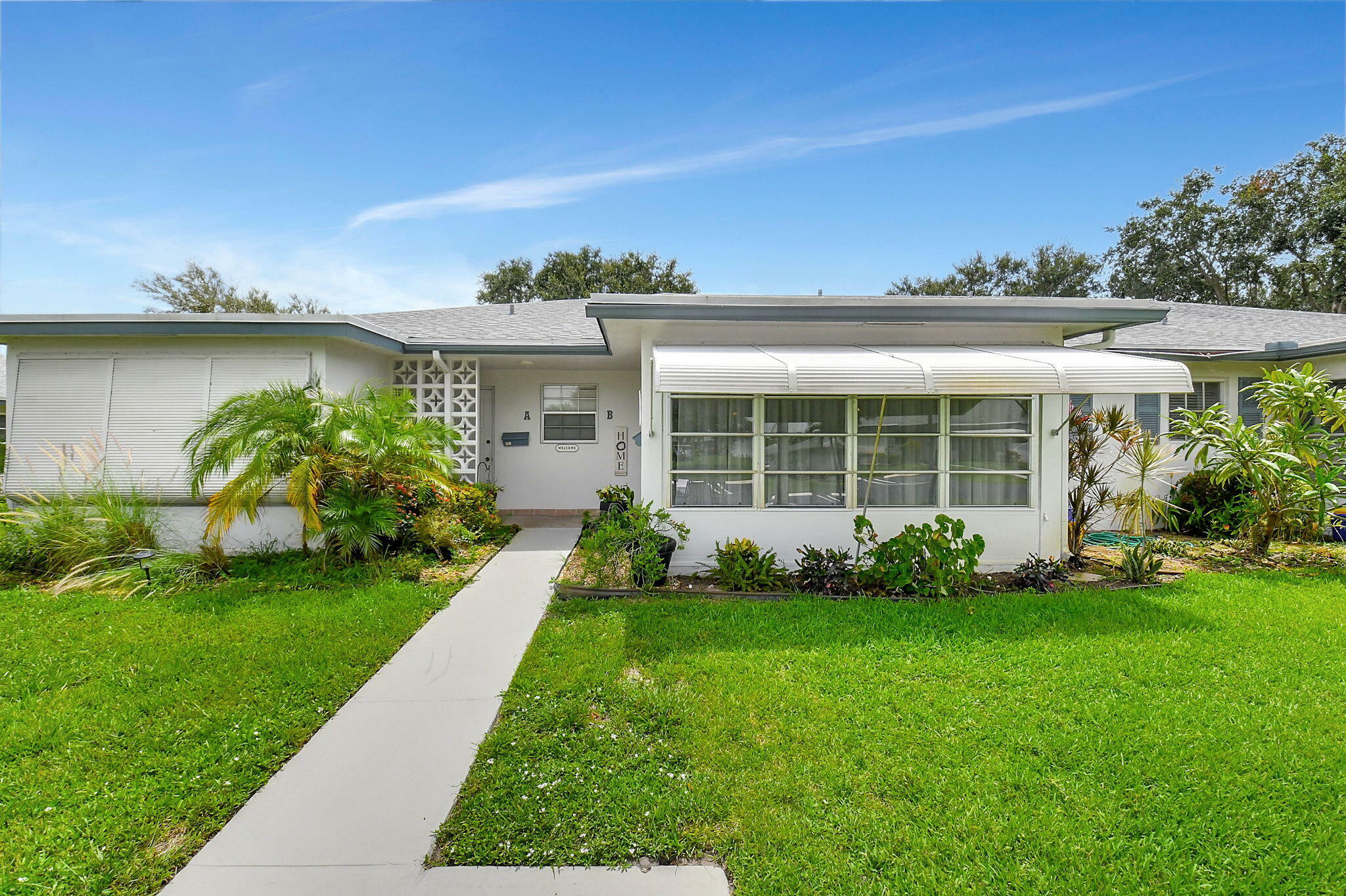 Property Photo: 1165 S Drive Circle Apt B FL 33445