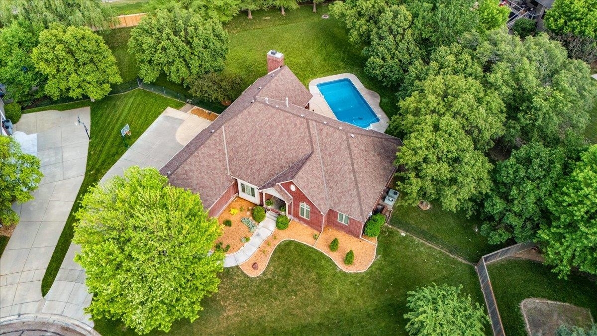 Property Photo: 938 N Preserve Ct KS 67206